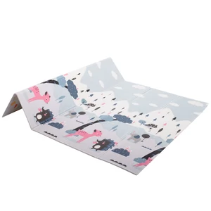 Játszószőnyeg kétoldalas utca ill. erdő mintákkal 177x198x0,8cm Játszószőnyeg kétoldalas utca ill. erdő mintákkal 177x198x0,8cm